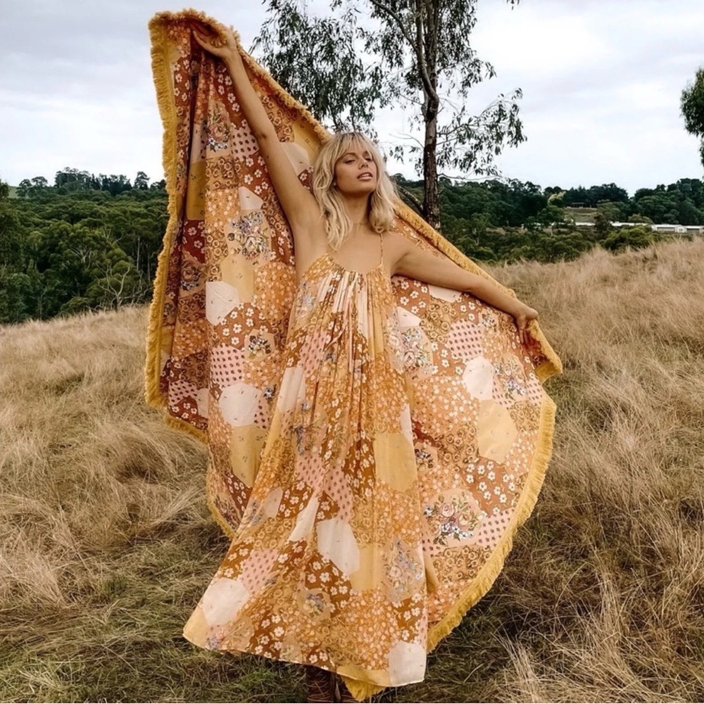 Spell And The Gypsy Wandering Folk Freda Picnic Blanket